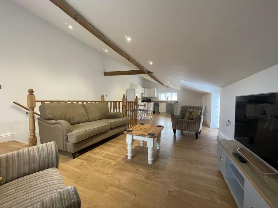 סווינדון 2 Bedroom Cottage In Old Town מראה חיצוני תמונה